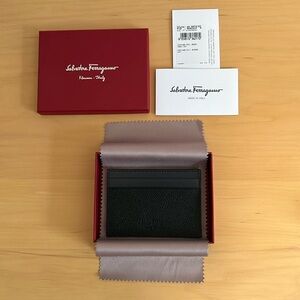 Ferragamo pebble calf card holder. NEW